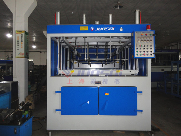 单头厚片<a href=http://m.22db0q.cn/ target=_blank class=infotextkey>吸塑机</a>1.jpg